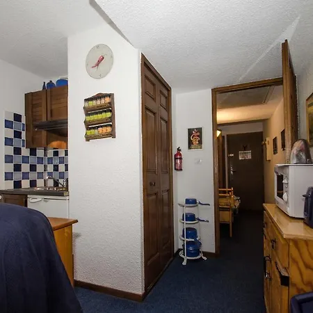 Apartament Dale *